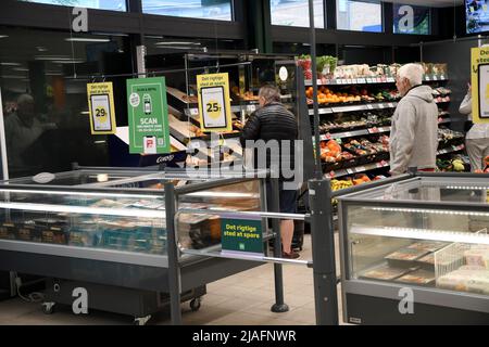 Kopenhagen/Dänemark/30 Mai 2022/.365 Discounter Lebensmittelgeschäft in der dänischen Hauptstadt Kopenhagen. (Foto..Francis Dean/Deanpices. Stockfoto