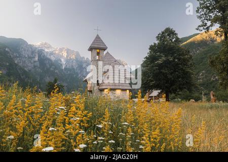 Katholische Kirche, Thethi Dorf Thethi Tal, Albanien Stockfoto