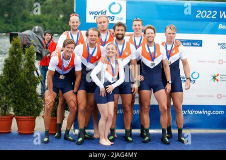 BELGRAD, SERBIEN - MAI 29: Bjorn Van Den Ende, Rik Rienks, Ralf Rienks, Ruben Knab, Sander De Graaf, Mick Makker, Michiel Mantel, Nelson Ritsema und Dieuwke Fetter aus den Niederlanden treten am 29. Mai 2022 beim Ruderweltcup am Sava-See in Belgrad, Serbien, beim Achtzeichenfinale der Männer in Amen in Achtelfinale A an (Foto: Nikola Krstic/Orange Picles) Stockfoto