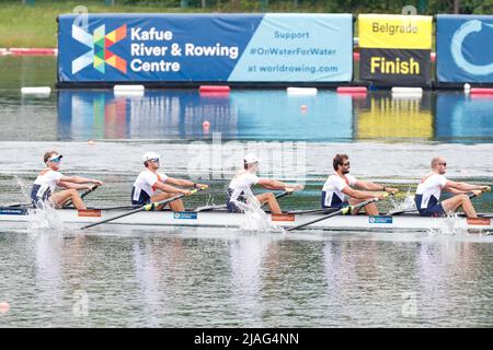 BELGRAD, SERBIEN - MAI 29: Bjorn Van Den Ende, Rik Rienks, Ralf Rienks, Ruben Knab, Sander De Graaf, Mick Makker, Michiel Mantel, Nelson Ritsema und Dieuwke Fetter aus den Niederlanden treten am 29. Mai 2022 beim Männer-Acht-Finale A während des World Rowing Cup am Sava-See in Belgrad, Serbien, an (Foto: Nikola Krstic/Orange Picles) Stockfoto