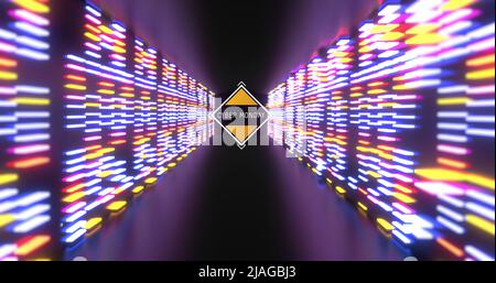 Bild von cuber monday im violetten Tunnel mit Neonlicht Stockfoto
