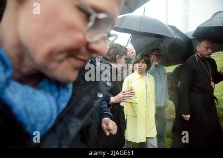 Non Exclusive: BUCHA, UKRAINE - 30. MAI 2022 - Catherine Colonna, das französische Ministerium für Europa und auswärtige Angelegenheiten, besucht Bucha Stockfoto