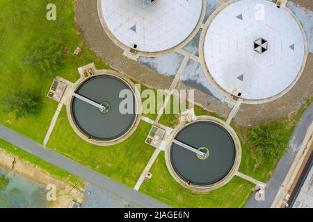 Luftpanorama der Kläranlage der Wasserwerke in der Infrastruktur Stockfoto