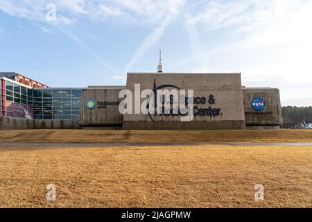 Huntsville, Alabama, USA - 29. Dezember 2021: Außenansicht des US Space and Rocket Center in Huntsville, Alabama, USA Stockfoto