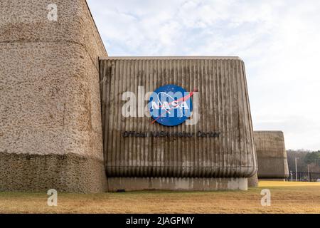 Huntsville, Alabama, USA - 29. Dezember 2021: Das NASA-Logo auf dem U.S. Space and Rocket Center in Huntsville, Alabama, USA Stockfoto