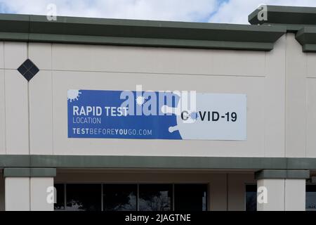 Orlando, FL, USA – 5. Januar 2022: Einer der COVID-19-Schnellteststandorte in Orlando, FL, USA. Stockfoto