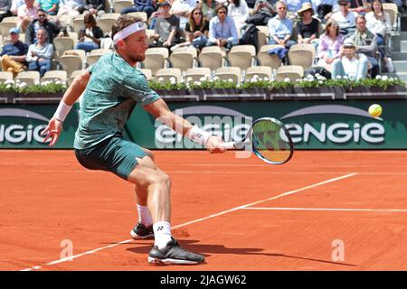 30.. Mai 2022; Roland Garros, Paris, Frankreich: French Open Tennisturnier: Casper Ruud (NOR) im Einsatz gegen Hubert Hurkacz (POL) Stockfoto