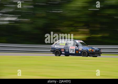 BARC CLUB CAR CHAMPIONSHIPS - OULTON PARK der British Automobile Racing Club kehrt an diesem Wochenende zu einem vollen Renntag nach Oulton Park zurück Stockfoto