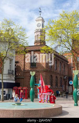 Holy Trinity Church aus dem Brunnen von Warrington, Market Gate, Warrington, Chenshire, England, Vereinigtes Königreich Stockfoto