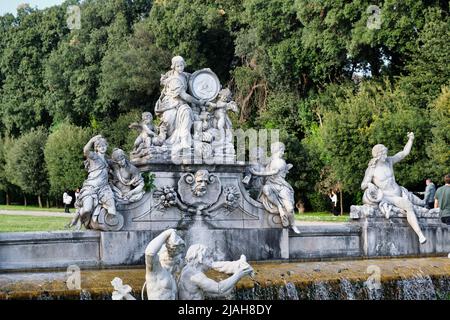 Der Brunnen von Ceres, im schönen Park des Königspalastes von Caserta. Stockfoto