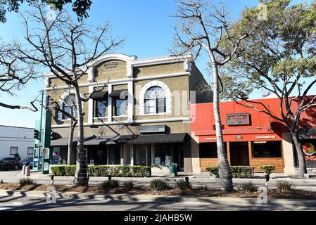 FULLERTON, KALIFORNIEN - 24. JAN 2020: Das Parker Building im historischen Zentrum von Fullerton. Stockfoto