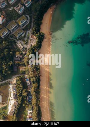 Sonnenaufgang Luftaufnahme in Kamala Beach, Phuket, Thailand, Südostasien Stockfoto