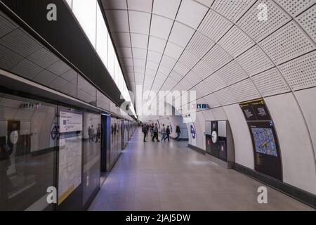 Elizabeth Line-Plattform in Farringdon Stockfoto