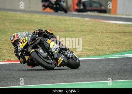 Varese, Italien. 28.. Mai 2022. 10 Luca Marini MotoGP Aufwärmen am Sonntag, MotoGP von Italien - auf dem Mugello Circuit am 29. Mai 2022 in Scarperia, Italien. (Bild: © Fabio Averna/Pacific Press via ZUMA Press Wire) Stockfoto