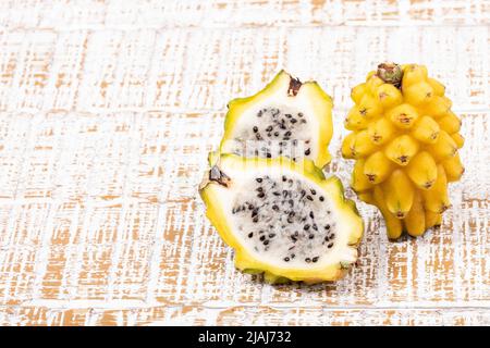 Selenicereus Megalanthus - Pitahaya Oder Dragon Fruit Gelb Farbe Stockfoto