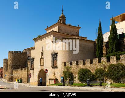 Puerta de Trujillo, eines von sechs Toren von Plasencia, Spanien Stockfoto
