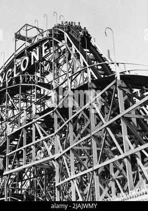 Cyclone Roller Coaster, Coney Island, Brooklyn, New York Stockfoto