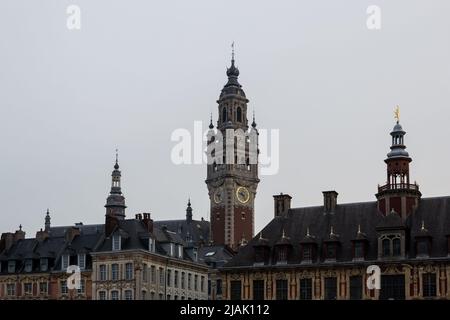 Architektonisches Detail des Place du Général-de-Gaulle, städtischer öffentlicher Raum in der Gemeinde Lille im französischen Departement Nord Stockfoto