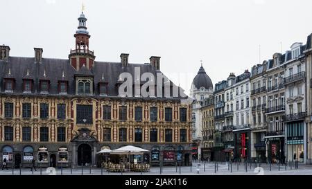 Architektonisches Detail des Place du Général-de-Gaulle, städtischer öffentlicher Raum in der Gemeinde Lille im französischen Departement Nord Stockfoto