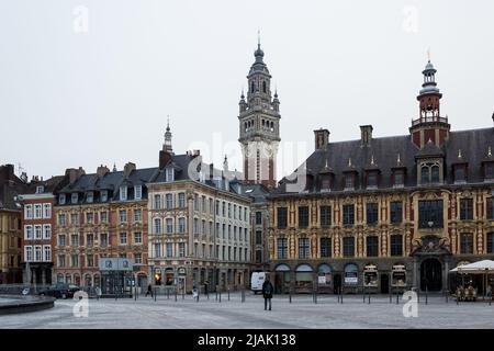 Architektonisches Detail des Place du Général-de-Gaulle, städtischer öffentlicher Raum in der Gemeinde Lille im französischen Departement Nord Stockfoto
