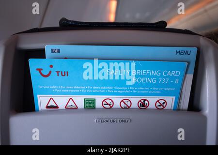 Werden sicher Sicherheit Informationsbroschüre Sitztasche Flugzeug  Stockfotografie - Alamy