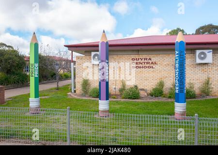 Die Guyra Central School ist eine kombinierte Schule mit Koeducierung, die die Jahre K-12, also sowohl Primär- als auch Sekundarstufe, in Guyra, New England, New South Wales, abbildet Stockfoto