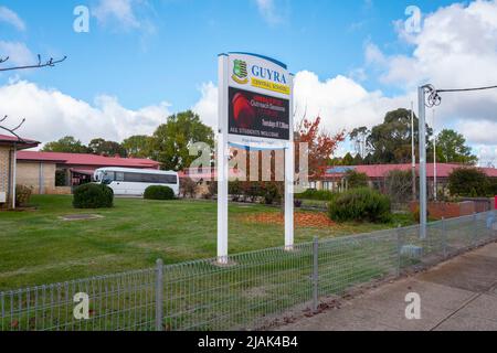 Die Guyra Central School ist eine kombinierte Schule mit Koeducierung, die die Jahre K-12, also sowohl Primär- als auch Sekundarstufe, in Guyra, New England, New South Wales, abbildet Stockfoto