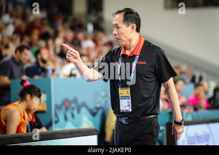 Spanien, Teneriffa, 22. September 2018: Der chinesische Basketball-Cheftrainer Limin Xu während der Basketball-Weltmeisterschaft der Frauen Stockfoto