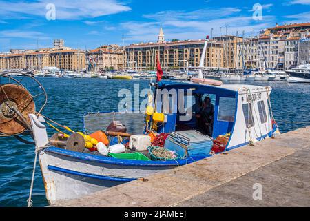 BATEAU DE PECHE MARSEILLE VIEUX PORT PACA Stockfoto