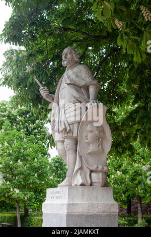 Statue von Don Enrique II. / Heinrich von Trastámara / der Brudermörder (el Fratricida), König von Kastilien und Léon, von Sabatini, El Retiro Park, Madrid, Spaim Stockfoto