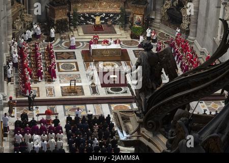 Vatikanstadt, Vatikan. 31 Mai 2022. Trauerfeier von Kardinal Angelo Sodano im Petersdom. (Foto von Vatican Media). Quelle: Vatican Media/Picciarella/Alamy Live News Stockfoto