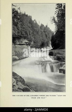 DIE KASKADE DER ALHAMBRA, WO DAS WASSER LEAP UND SCHAUM UND SPIEL aus dem Buch "die goldene Ära der Trenton-Fälle" von Charlotte Agnes Uhlein Pitcher, Erscheinungsdatum 1915 Herausgeber Utica, N.Y. : C.A. Pitcher beschreibt die Schönheit der Trenton Falls vor dem Stauen durch ein Energieversorger und bietet zahlreiche Beschreibungen von Besuchern der spektakulären Falls [Trenton Falls ist ein Wasserfall am West Canada Creek[1] in Trenton, New York. Die landschaftlich schönen Wanderwege wurden von Brookfield Renewable Power und der Stadt Trenton entwickelt. Die Wasserfälle wurden und wurden verwendet, um von Anfang an Strom aus Wasserkraft zu erzeugen Stockfoto