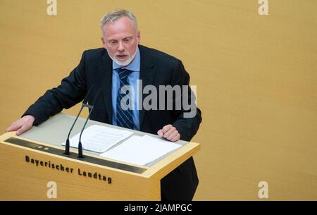 München, Deutschland. 31.. Mai 2022. Ulrich Singer (AfD) im Bayerischen landtag. Quelle: Jann Philip Gronenberg/dpa/Alamy Live News Stockfoto