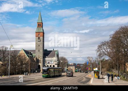 Mannerheimintie Straßenansicht mit Nationalmuseum im Stadtteil Etu-Töölö von Helsinki, Finnland Stockfoto