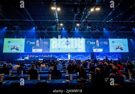 2022-05-31 14:50:09 ROTTERDAM - Donald Tusk (scheidende Präsidentin EVP) am ersten Tag des EVP-Kongresses in Ahoy Rotterdam. Der EVP-Kongress wird von der Europäischen Volkspartei (EVP), der politischen Familie der Christdemokraten in Europa, organisiert. ANP SEM VAN DER WAL niederlande Out - belgien Out Stockfoto