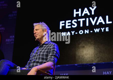 Hay-on-Wye, Wales, Großbritannien. 31.. Mai 2022. Justin Webb spricht mit Sophie Raworth auf dem Hay Festival 2022, Wales. Quelle: Sam Hardwick/Alamy. Stockfoto