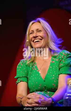 Hay-on-Wye, Wales, Großbritannien. 31.. Mai 2022. Justin Webb spricht mit Sophie Raworth auf dem Hay Festival 2022, Wales. Quelle: Sam Hardwick/Alamy. Stockfoto