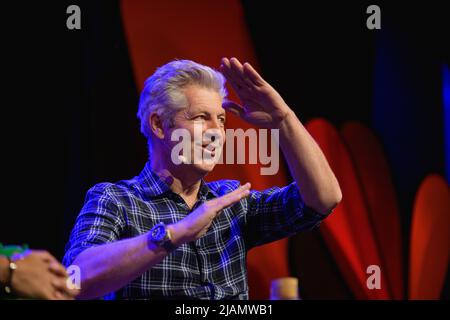 Hay-on-Wye, Wales, Großbritannien. 31.. Mai 2022. Justin Webb spricht mit Sophie Raworth auf dem Hay Festival 2022, Wales. Quelle: Sam Hardwick/Alamy. Stockfoto