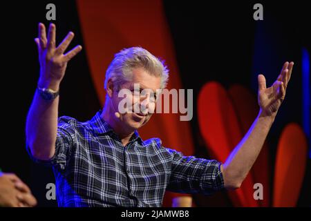 Hay-on-Wye, Wales, Großbritannien. 31.. Mai 2022. Justin Webb spricht mit Sophie Raworth auf dem Hay Festival 2022, Wales. Quelle: Sam Hardwick/Alamy. Stockfoto