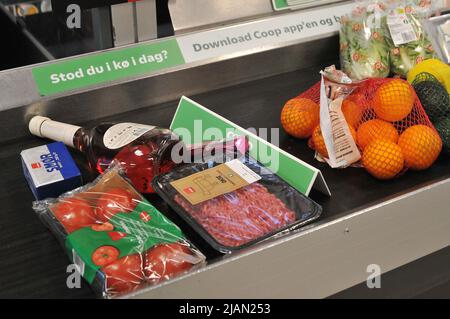 Kopenhagen/Dänemark/31 Mai 2022/.365 Discounter Lebensmittelgeschäft in der dänischen Hauptstadt Kopenhagen. (Foto..Francis Dean/Deanpices. Stockfoto