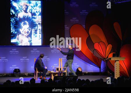 Hay-on-Wye, Wales, Großbritannien. 31.. Mai 2022. Benedict Allen spricht mit Dan Richards beim Hay Festival 2022, Wales. Quelle: Sam Hardwick/Alamy. Stockfoto