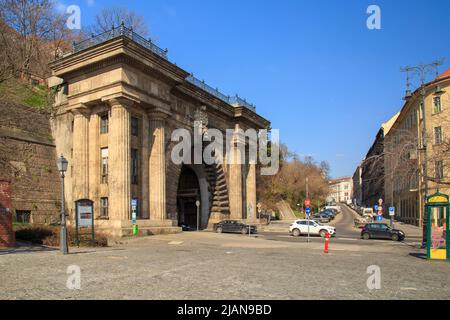 Budapest, Ungarn, März 22 2018: Adam Clark Tunnel (Buda Castle Tunnel) unter dem Burgberg in Budapest, Ungarn Stockfoto