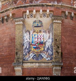 Antike Mosaik Wappen des Königreichs Ungarn in Budapest. Stockfoto