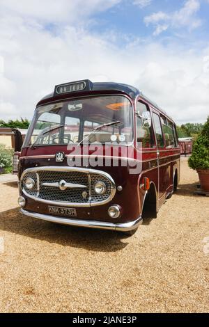 1970 Bedford J2 mit Plaxton VAS Embassy Coachwork. Bannolds, Fen Drayton. Wird von Wagen verwendet. Cambridgeshire, England Stockfoto