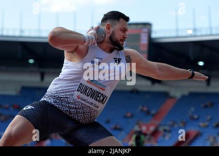 Ostrava, Tschechische Republik. 31.. Mai 2022. Konrad Bukowiecki aus Polen tritt beim World Athletics Continental Tour Golden Spike Event in Ostrava in der Tschechischen Republik in Shot Put Men an. *** Lokale Bildunterschrift (Bild: © Slavek Ruta/ZUMA Press Wire) Stockfoto