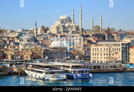 Istanbul, Türkei - 22. März 2019: Suleymaniye Moschee die Süleymaniye Moschee ist eine osmanische kaiserliche Moschee auf dem dritten Hügel von Istanbul Stockfoto