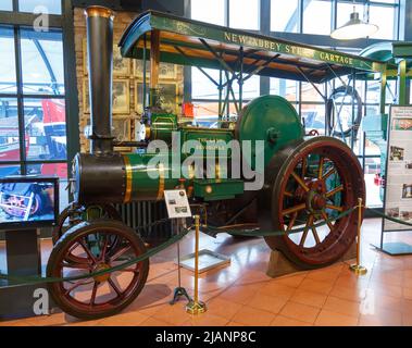 Istanbul, Türkei, 23. März 2019: Die Dame Devorgilla Tractor im Rahmi M. Koc Industrial Museum. Das Koc Museum hat einen der größten Oldtimer Stockfoto