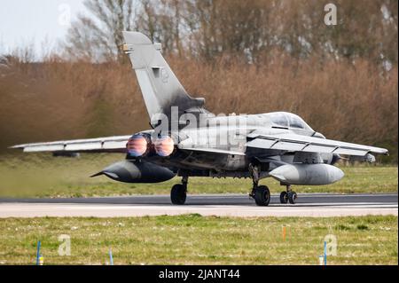 Ein Panavia Tornado IDS Kampfflugzeug aus dem 6. Flügel der italienischen Luftwaffe. Stockfoto