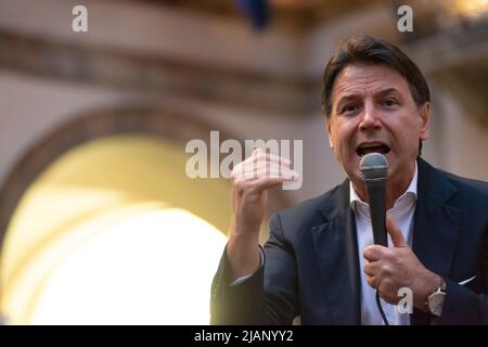 30/05/2022- Italien, Lombardei, Crema, Giuseppe Conte von Movimento Cinque Stelle, zur Unterstützung des Bürgermeisterkandidaten Stockfoto