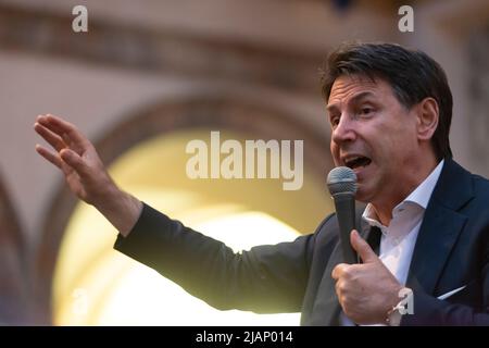 30/05/2022- Italien, Lombardei, Crema, Giuseppe Conte von Movimento Cinque Stelle, zur Unterstützung des Bürgermeisterkandidaten Stockfoto